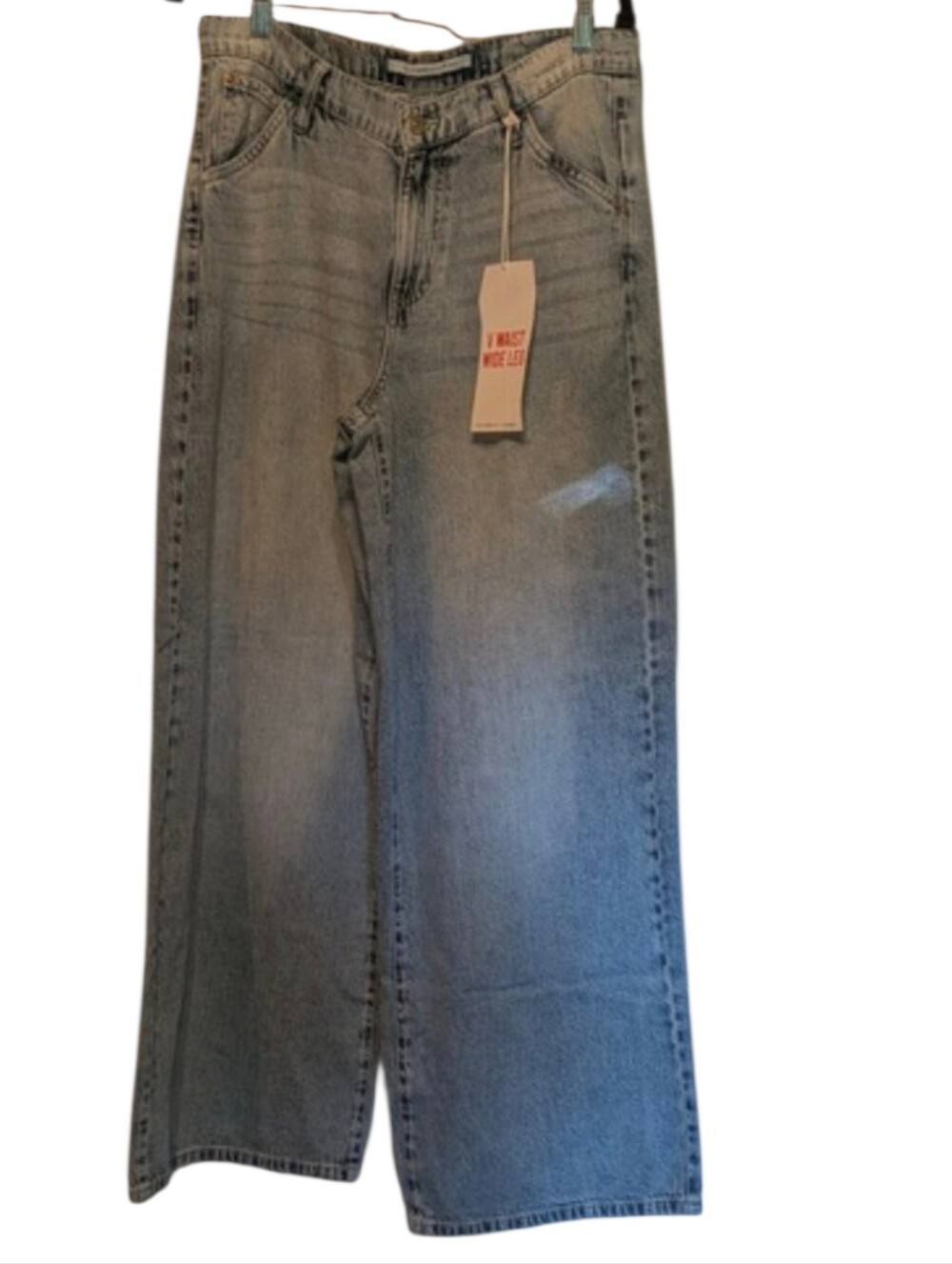 Celebrity Pink V Waist Wide Leg Jeans Light Wash Denim Size 11/30 CJ26907LK10W